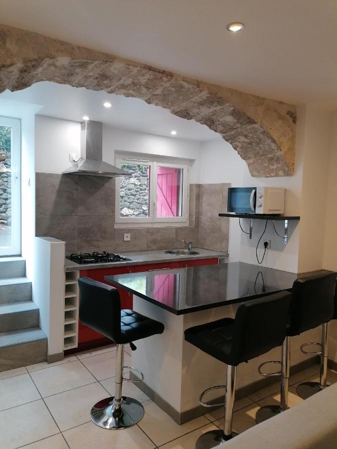 Appartement Paisible Entre Terre Et Mer Cabrieres  Exterior photo